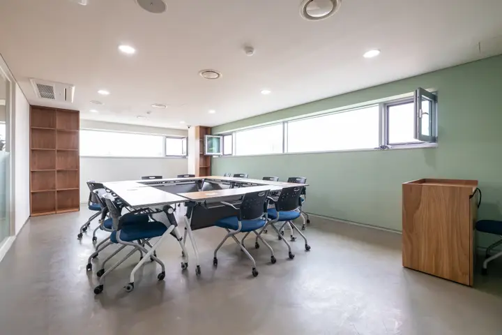 서울 중구 도서관 상업공간 사진 1
